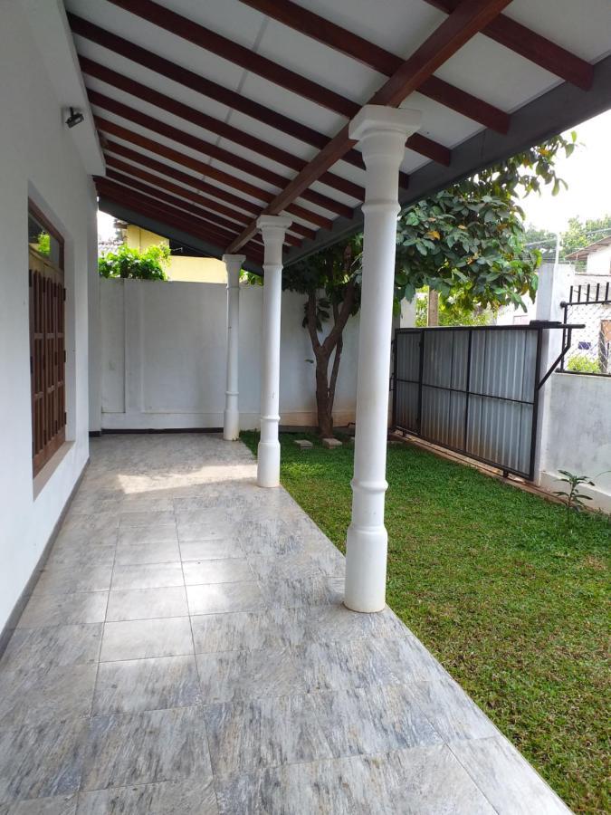 Mangohut Joy Anuradhapura Exterior foto